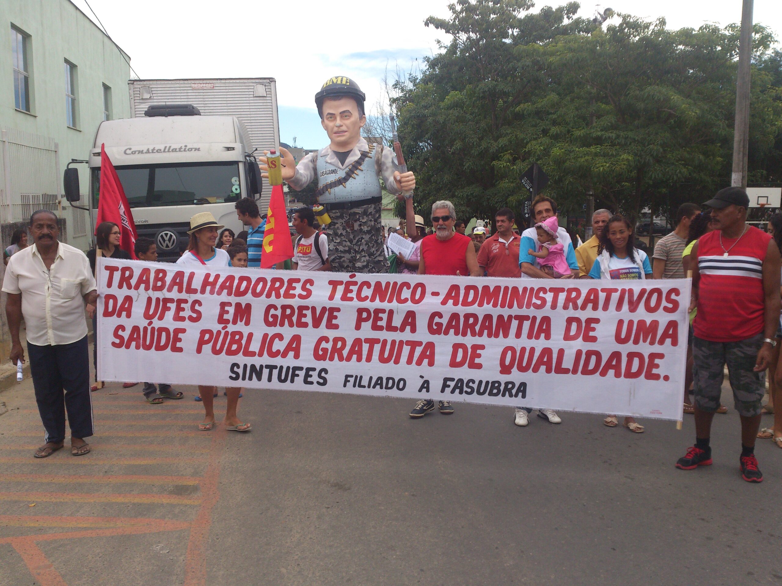 1º de Maio: Comando faz o seu papel e vai à luta mostrando a força da greve!
