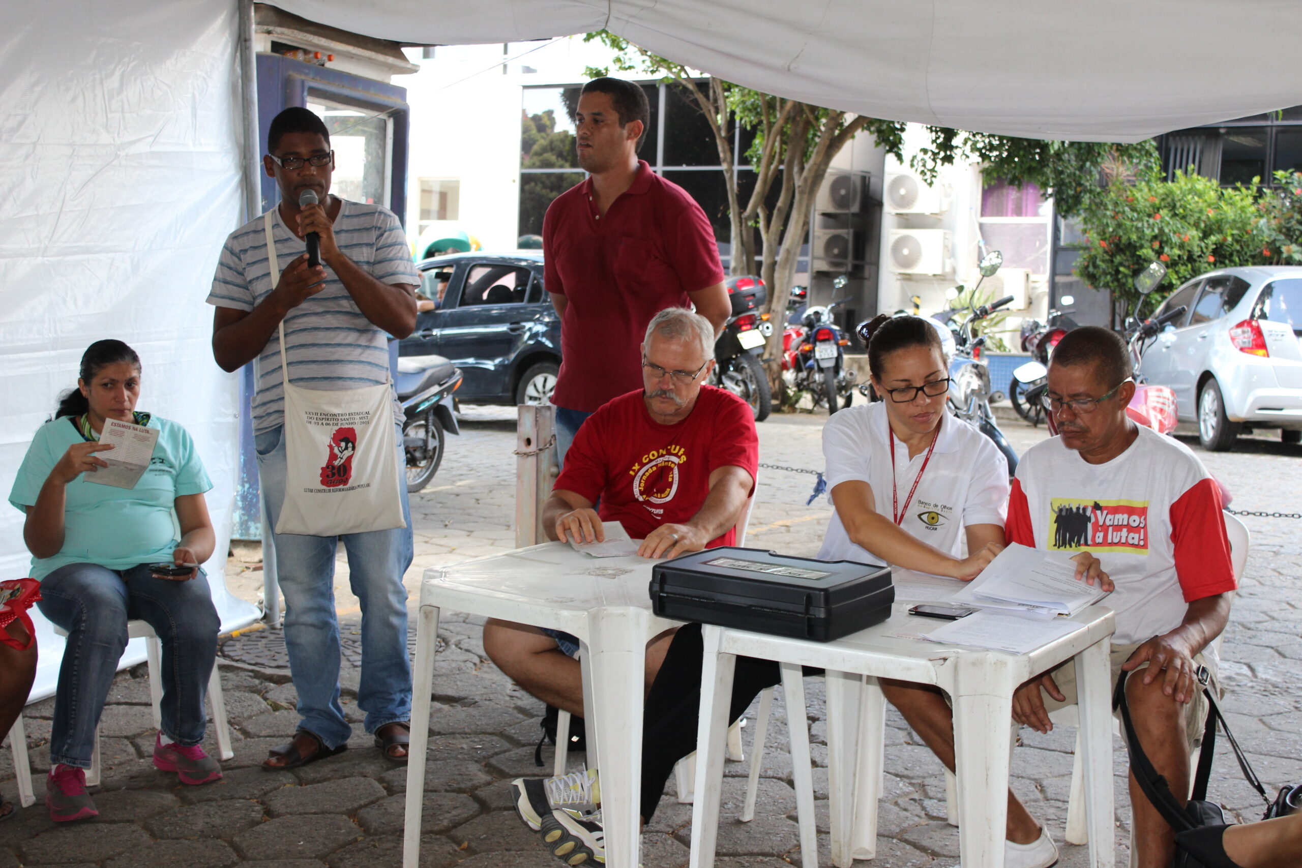 Educadores do MST denunciam descaso do governo Hartung com mais de 2 mil estudantes, em assembleia geral do Sintufes