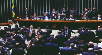 Deputados aprovam a terceirização irrestrita da mão-de-obra na Câmara
