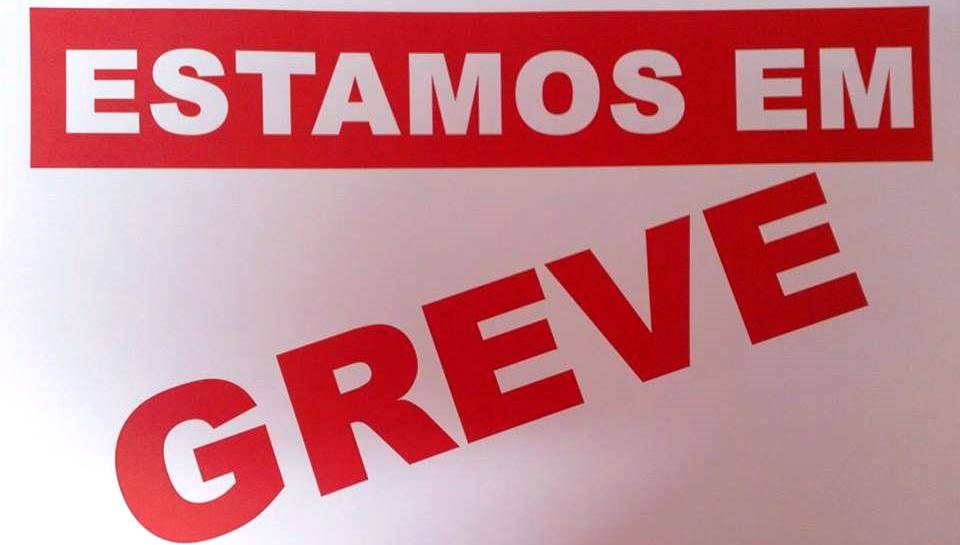 GREVE COMPLETA UM MÊS: Movimento fica cada vez mais forte, e reitor vai para Nova Iorque