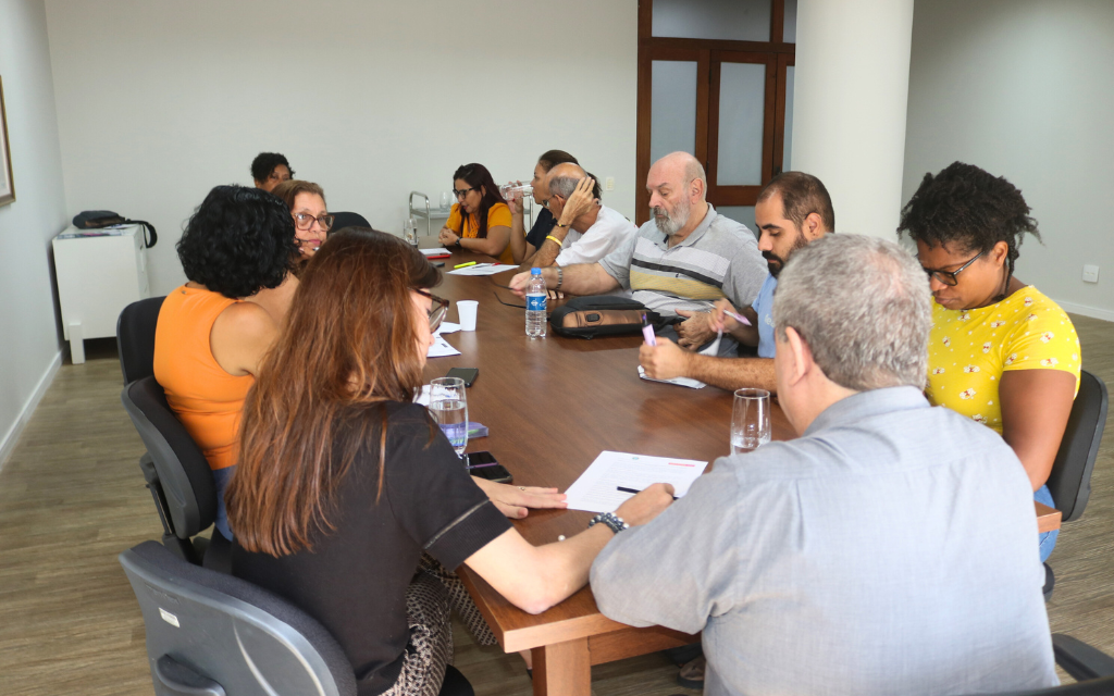 Representantes da Ufes e da categoria fazem debate antes da assinatura do termo 